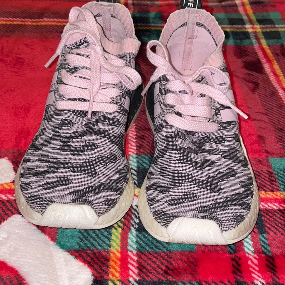 ADIDAS NMDs R2 💗 - Picture 4 of 7